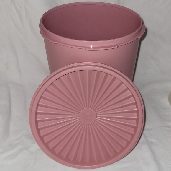 Tupperware Storage and Serving Pink Bundle - Picture 2 of 6